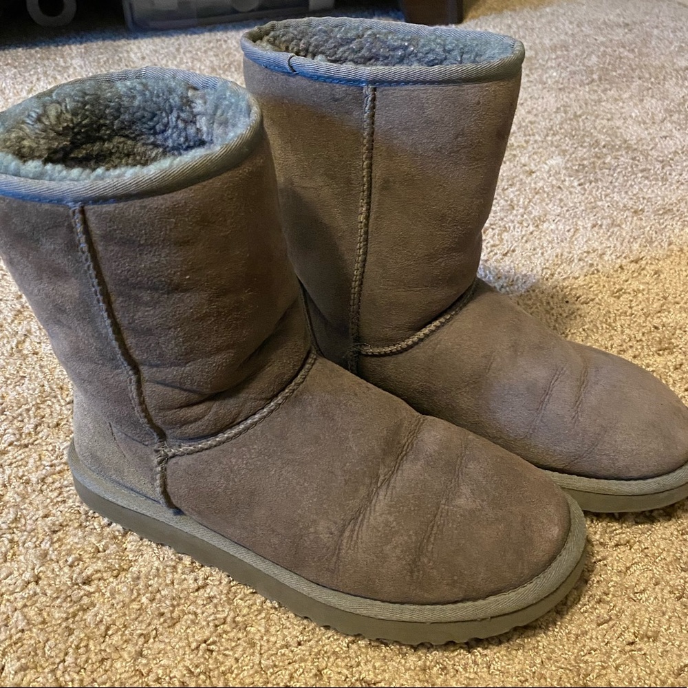 Women’s gray Ugg boots size 8